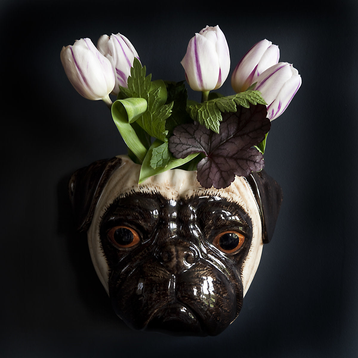 Pug wall vase large fawn 02