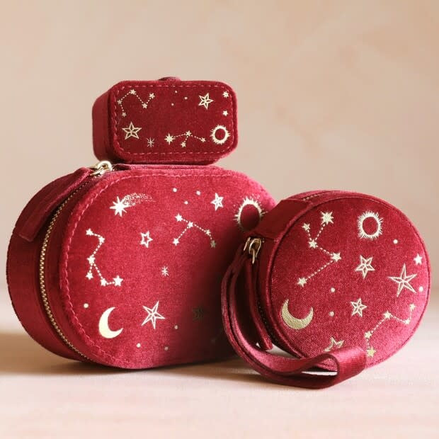 starry-night-velvet-jewellery-cases-in-red-4x3a0090-620x620
